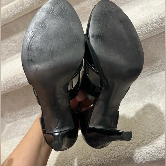 TAHARI la chéri lace up open toe stilettos, size 9 - Picture 6 of 7